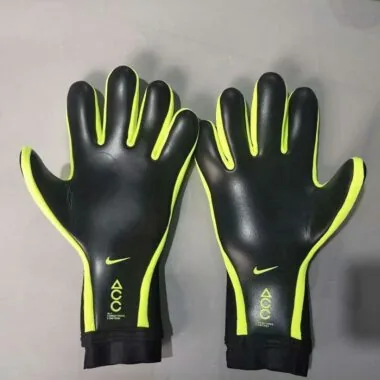 N4 MTE goalkeeper gloves