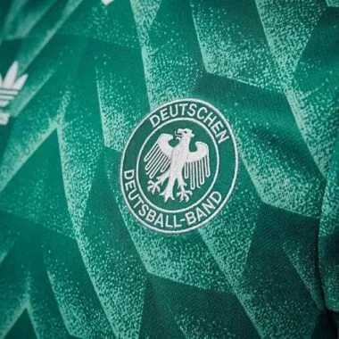 Retro 1990 Germany away long sleeve green Jersey (S-2XL)