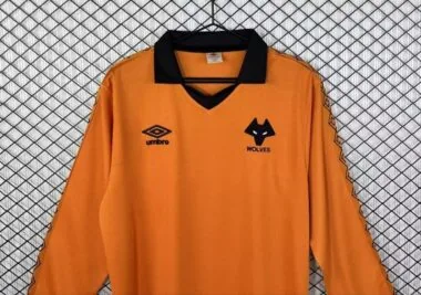 Retro Wolverhampton Wanderers 1980/81 home Long Sleeve Jersey (S-2XL)