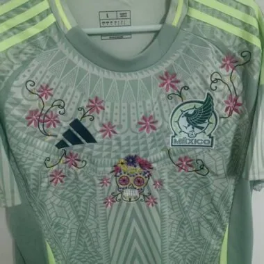 25-26 embroidered flowers Jersey