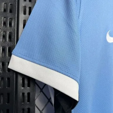 Camiseta local de Uruguay 2024