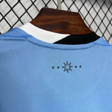 Camiseta local de Uruguay 2024