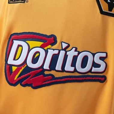 Retro 2002/04 Wolves Home Jersey (S-XXL)