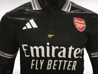 Maglia da allenamento dell'Arsenal 2025-26, versione speciale per i giocatori, nera (taglie S-2XL)