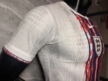 Maillot « White Special » de l'équipe d'Angleterre 2026, version joueur (S-2XL)
