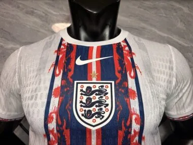 Maillot « White Special » de l'équipe d'Angleterre 2026, version joueur (S-2XL)