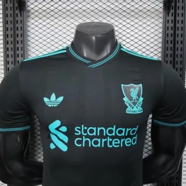 Liverpool 2025/26 Preto – Versão especial para jogadores