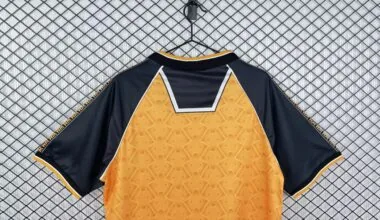 Retro Wolverhampton Wanderers 1996/98 home Jersey (S-2XL)