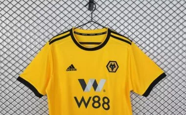Retro Wolverhampton Wanderers 2018/19 home Jersey (S-2XL)