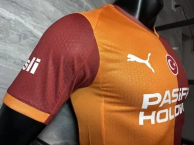 Galatasaray 2025/26 home Player Version Jersey (S-2XL)