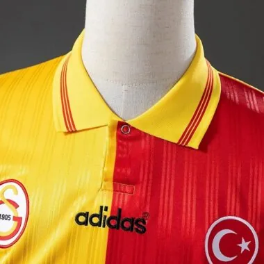 Retro 1996/97 Galatasaray home jersey (S-XXL)