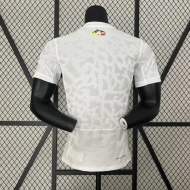 Maillot blanc du PSG, version spéciale joueur, numéros 24 et 25