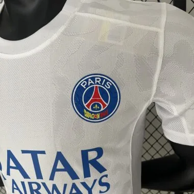 Maillot blanc du PSG, version spéciale joueur, numéros 24 et 25
