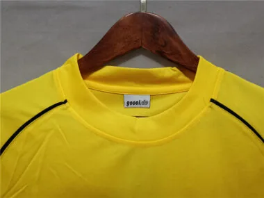 02 Dortmund home yellow