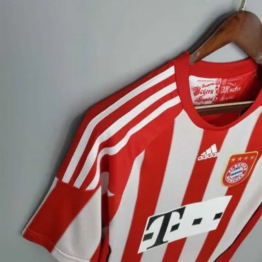 10-11 Bayern Munich home