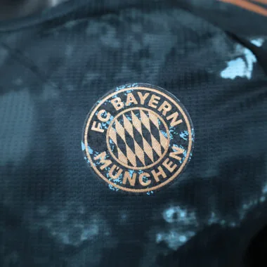 24-25 Bayern away player version jersey