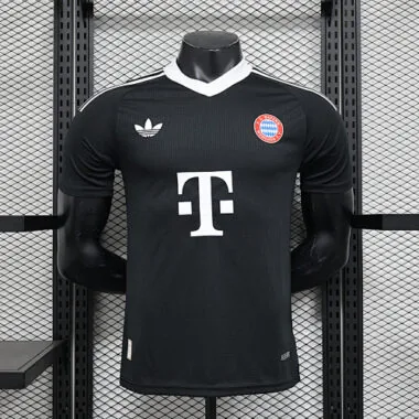 24-25 Bayern black goalkeeper player version Jersey