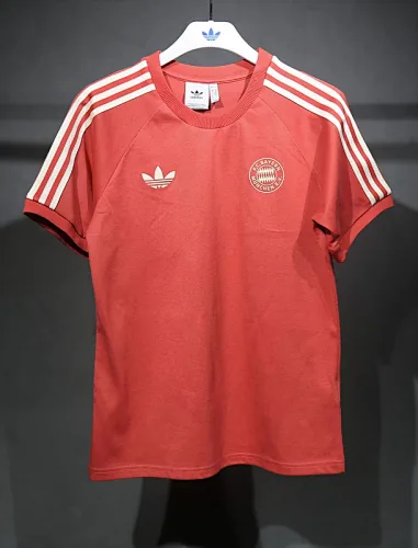 Camisa de algodão vermelha do Bayern, tamanhos 24-25