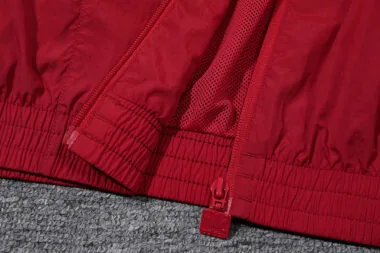 Ensemble coupe-vent rouge Bayern 24-25 - $56