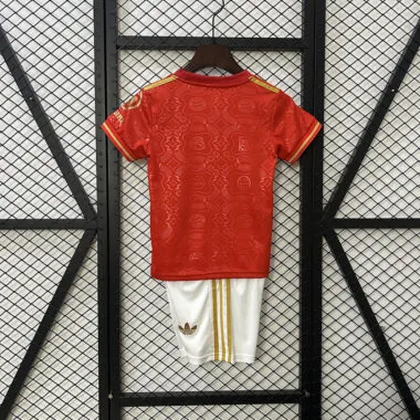 25-26 Equipamento infantil vermelho do Bayern para o 125.º aniversário