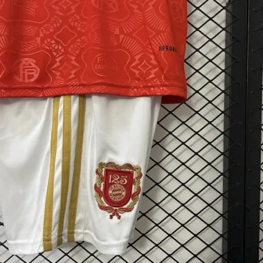 25-26 Equipamento infantil vermelho do Bayern para o 125.º aniversário