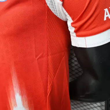 25-26 Maglia Bayern versione giocatore di casa