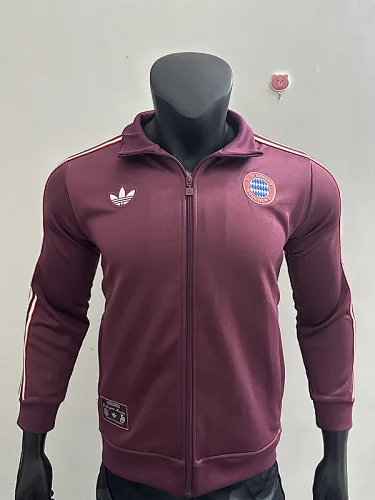 Casaco modelo retro vermelho do Bayern, 25-26