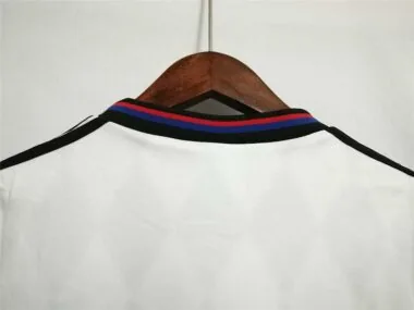 95-96 Bayern de Munique, equipamento branco de deslocado