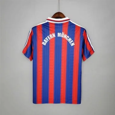 95-97 Bayern de Munique, equipamento de casa vermelho/azul
