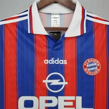 95-97 Bayern de Munique, equipamento de casa vermelho/azul