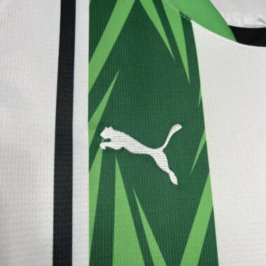 Camiseta local del Borussia Mönchengladbach 24-25