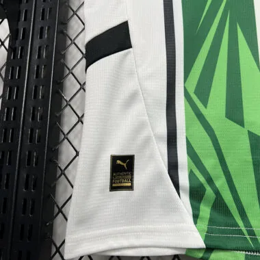 Camiseta local del Borussia Mönchengladbach 24-25