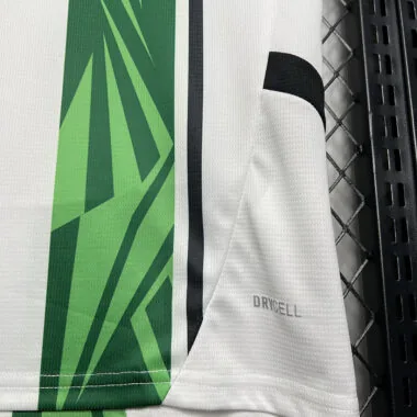 Camiseta local del Borussia Mönchengladbach 24-25