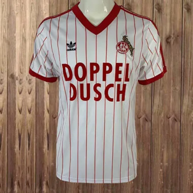 Camisola retro da equipa da casa do Colónia, temporadas 82-83