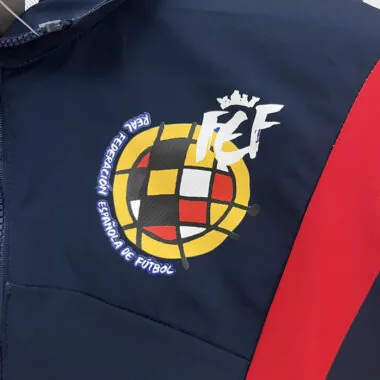 Cortavientos azul de España 2024