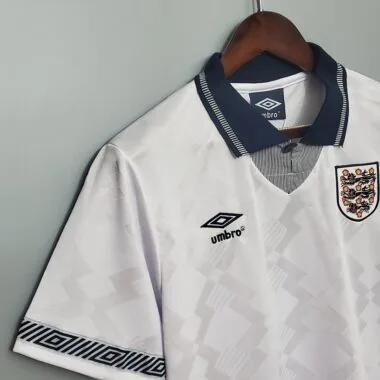 1990, Inglaterra (en casa)