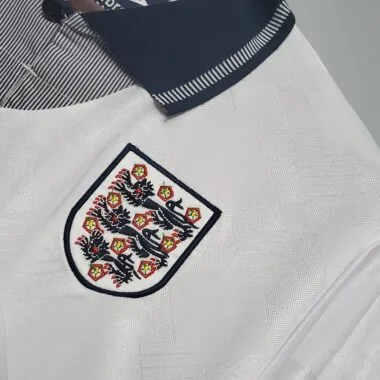 1990, Inglaterra (en casa)