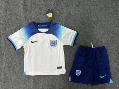 2022 England home kids kit