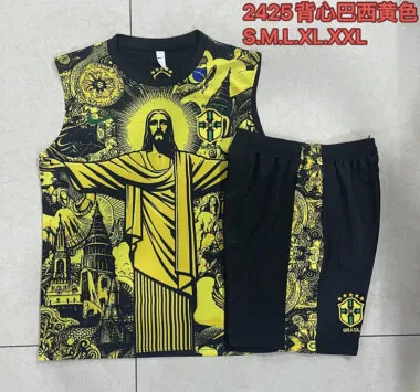 Traje amarillo «Jesús» de Brasil, tallas 24-25