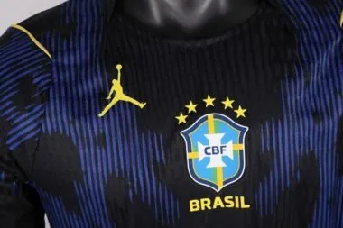 Brazil 2025/26 Away player version (S-2XL)