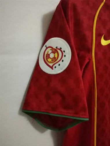 2004 Portugal home red