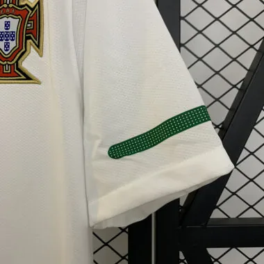 Camiseta retro de Portugal para partidos fuera de casa de 2010