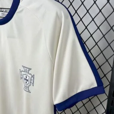 Camisola de torcida «Portugal C. Ronaldo» para o Campeonato Europeu, 25-26