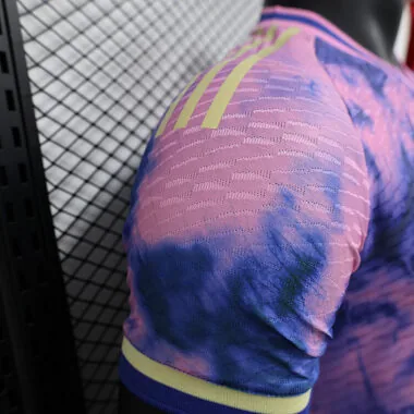Camiseta de jugador de Japón, colores rosa y azul, 24-25