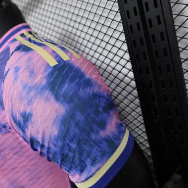 Camiseta de jugador de Japón, colores rosa y azul, 24-25