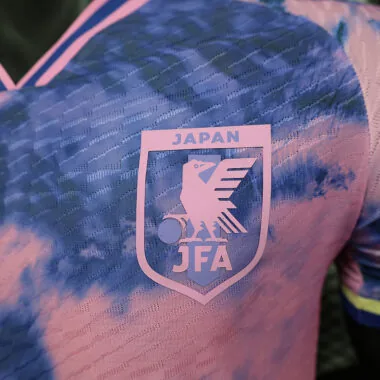 Camiseta de jugador de Japón, colores rosa y azul, 24-25