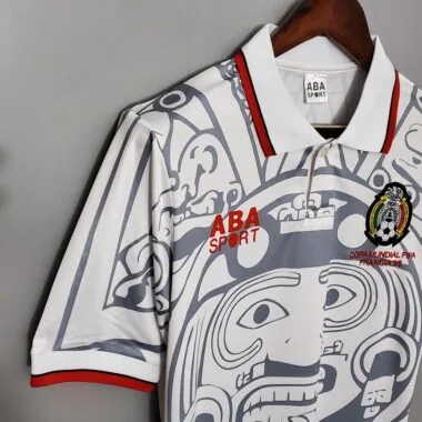 1998, jogo fora de casa contra o México