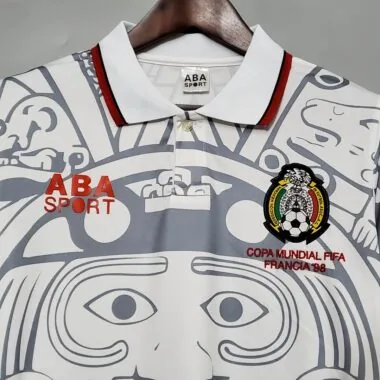 1998, jogo fora de casa contra o México