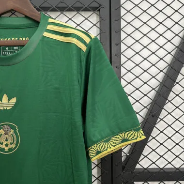 25-26 Maillot especial verde de México