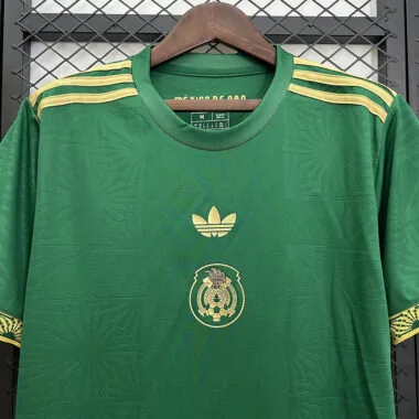 25-26 Maillot especial verde de México